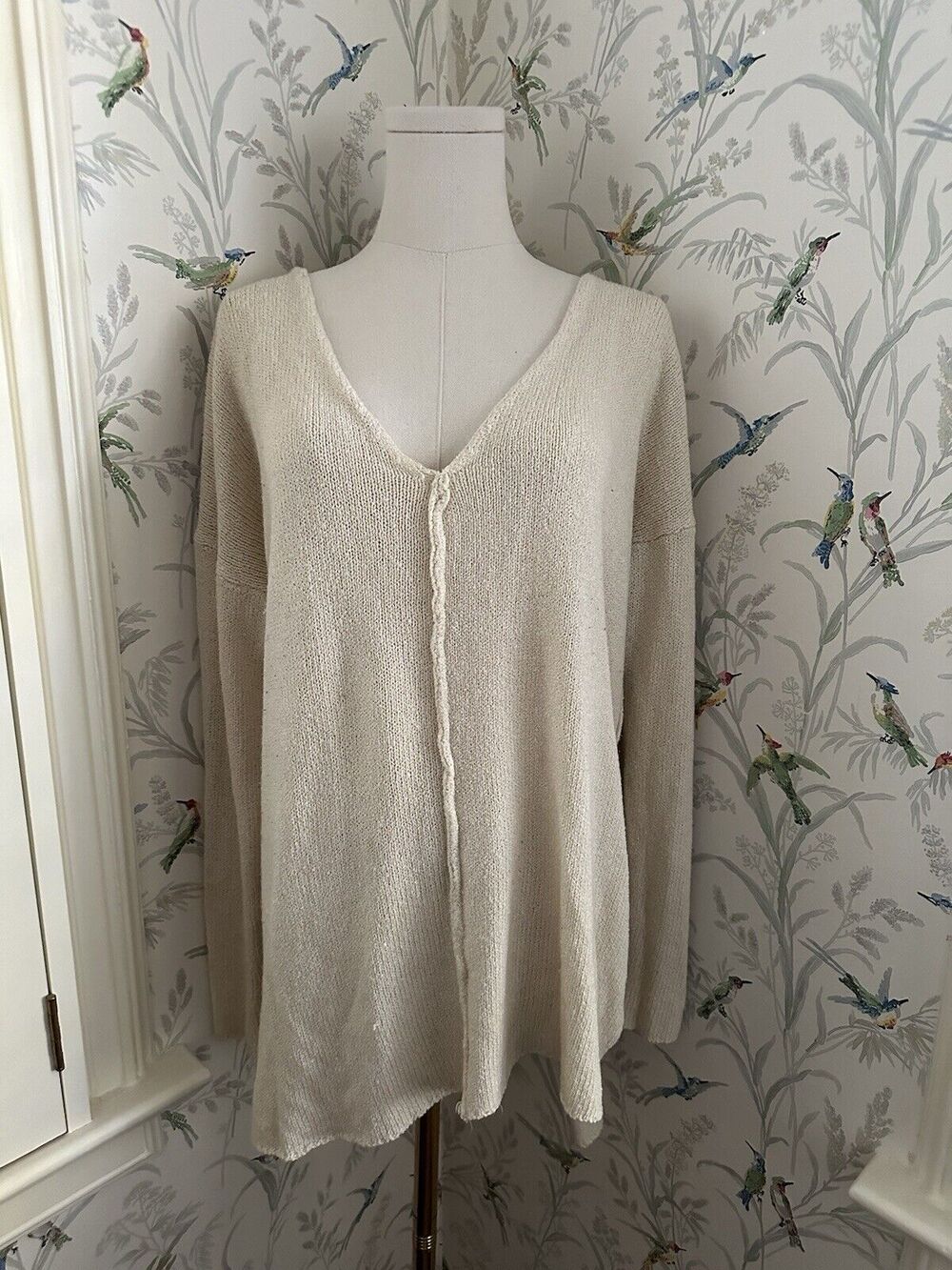 LUSH Women's Oversized V-Neck Pullover Sweater Size M/L
